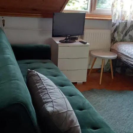 Domek Pod Sosnami Pokoje 2-3 Osobowe