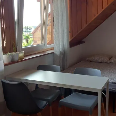 Domek Pod Sosnami Pokoje 2-3 Osobowe Privat bolig