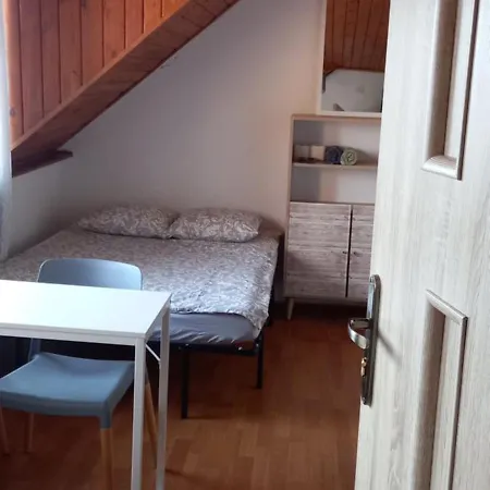 Homestay szállás Domek Pod Sosnami Pokoje 2-3 Osobowe Mielno