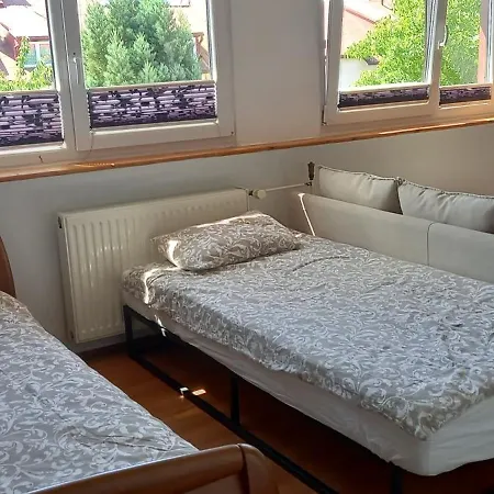 ホームステイ Domek Pod Sosnami Pokoje 2-3 Osobowe