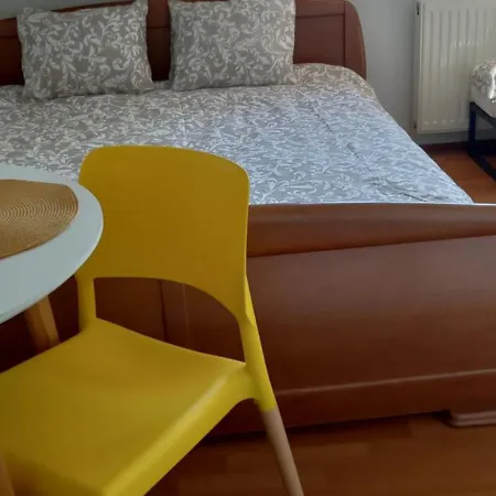 Domek Pod Sosnami Pokoje 2-3 Osobowe Homestay szállás