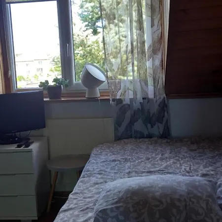 Domek Pod Sosnami Pokoje 2-3 Osobowe ホームステイ