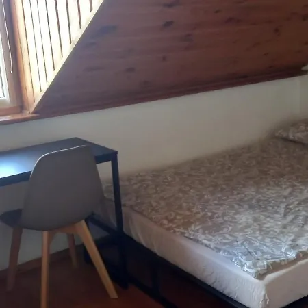 ホームステイ Domek Pod Sosnami Pokoje 2-3 Osobowe *